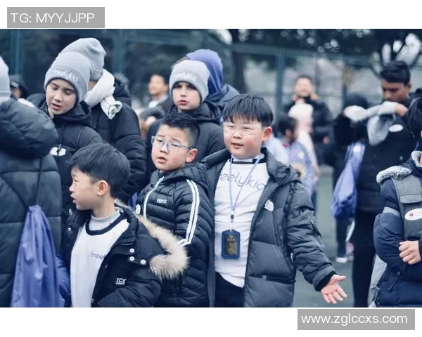 掌握足球侧身跳技巧提升比赛表现与运动能力的全面指南 掌握足球侧身跳技巧提升比赛表现与运动能力的全面指南