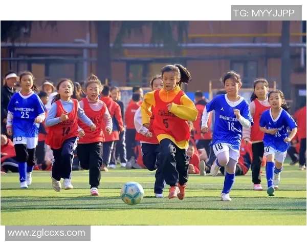足球女孩ts的梦想与成长:在绿茵场上追逐自由与激情的故事 足球女孩ts的梦想与成长:在绿茵场上追逐自由与激情的故事